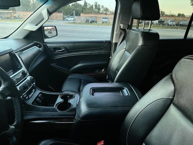 2017 Chevrolet Suburban 2WD 4dr 1500 LT - 22893454 - 4