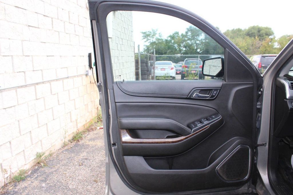 2017 Chevrolet Suburban 4WD 4dr 1500 LS - 22919935 - 11