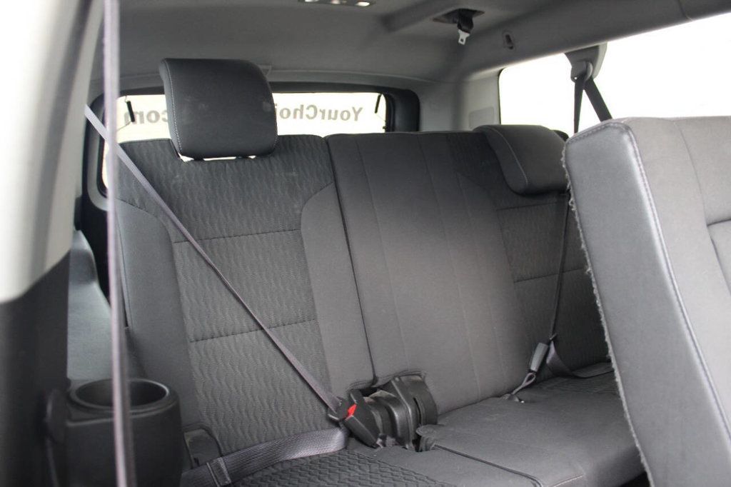 2017 Chevrolet Suburban 4WD 4dr 1500 LS - 22919935 - 23