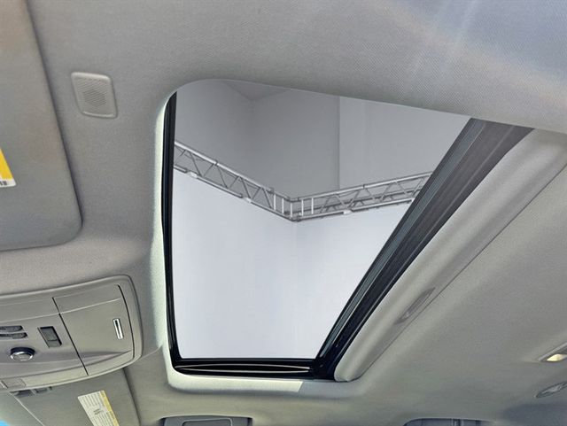 2017 Chevrolet Suburban 4WD 4dr 1500 LT - 22871522 - 16