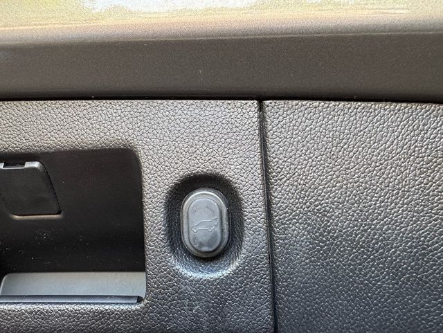 2017 Chevrolet Suburban 4WD 4dr 1500 LT - 22871522 - 20