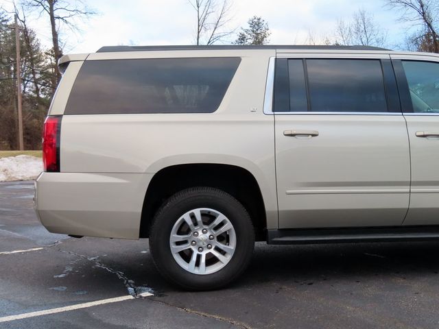 2017 Chevrolet Suburban 4WD 4dr 1500 LT - 22961354 - 14