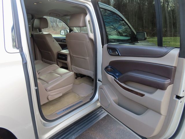 2017 Chevrolet Suburban 4WD 4dr 1500 LT - 22961354 - 22