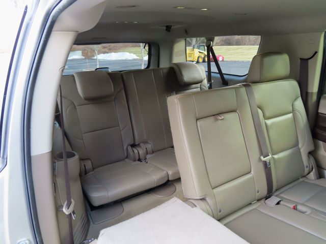 2017 Chevrolet Suburban 4WD 4dr 1500 LT - 22961354 - 25