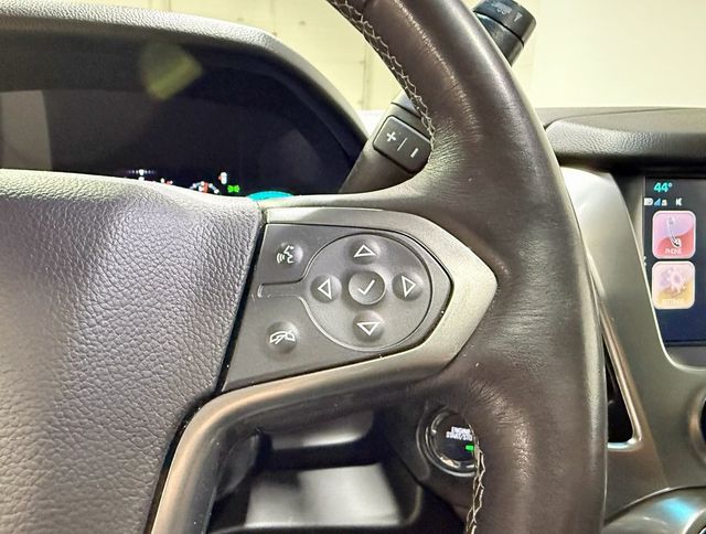 2017 Chevrolet Suburban 4WD 4dr 1500 LT - 22945097 - 9