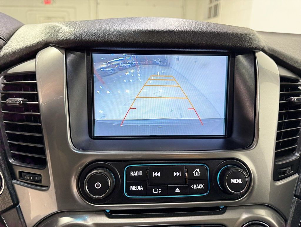 2017 Chevrolet Suburban 4WD 4dr 1500 LT - 22945097 - 17