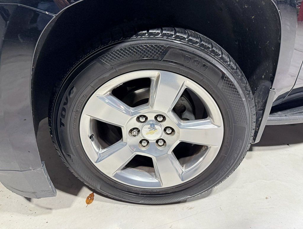 2017 Chevrolet Suburban 4WD 4dr 1500 LT - 22945097 - 1