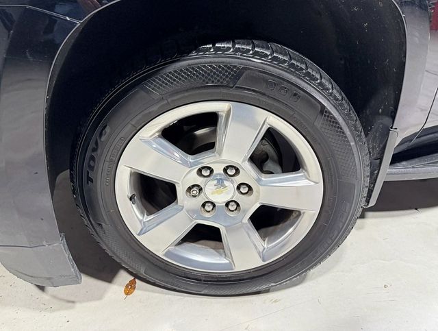 2017 Chevrolet Suburban 4WD 4dr 1500 LT - 22945097 - 1