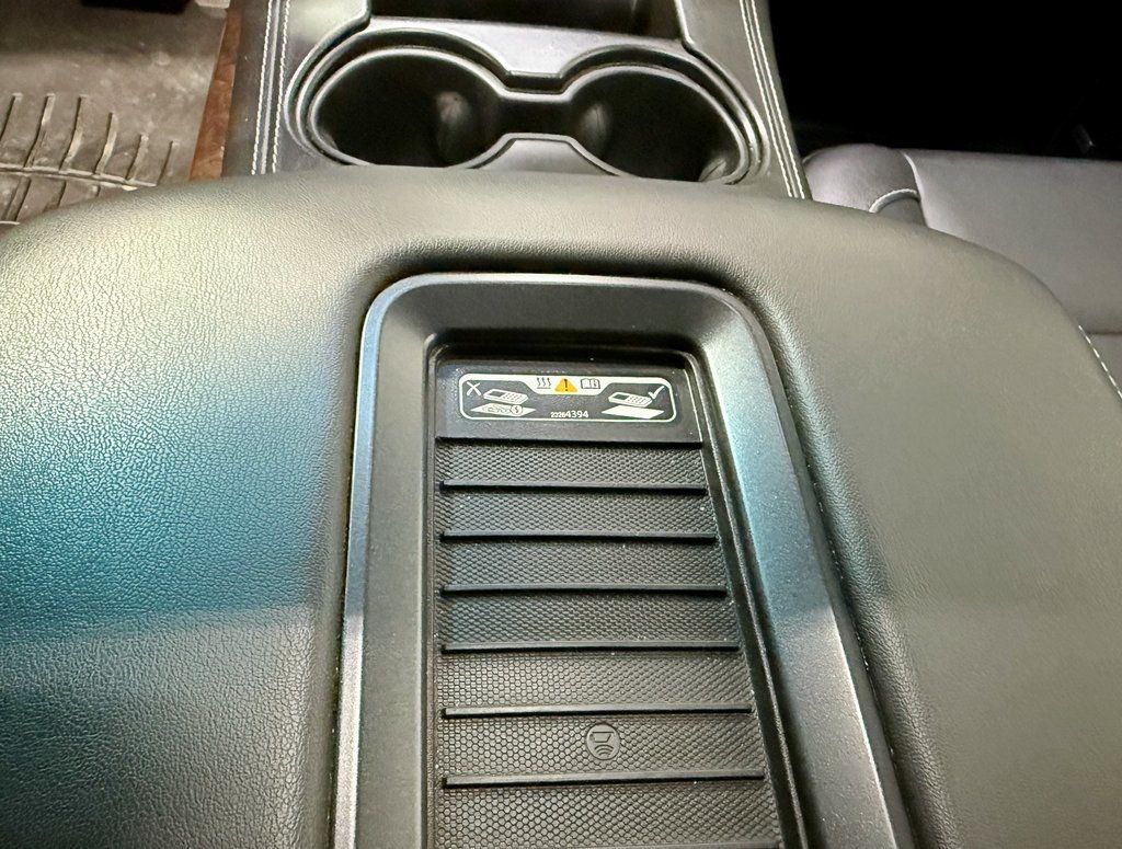 2017 Chevrolet Suburban 4WD 4dr 1500 LT - 22945097 - 21