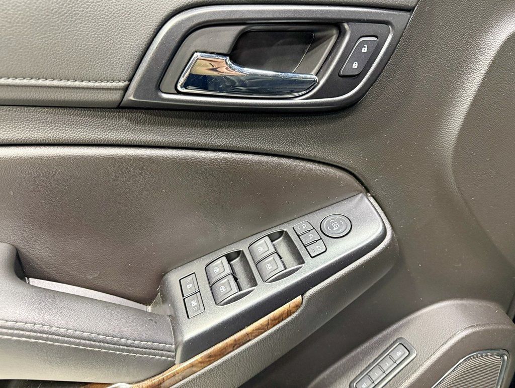 2017 Chevrolet Suburban 4WD 4dr 1500 LT - 22945097 - 32