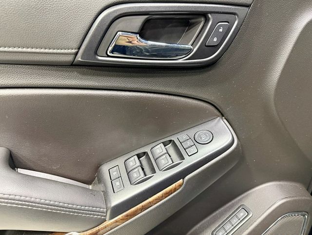 2017 Chevrolet Suburban 4WD 4dr 1500 LT - 22945097 - 32