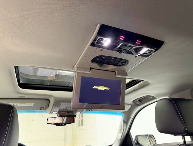 2017 Chevrolet Suburban 4WD 4dr 1500 LT - 22945097 - 39