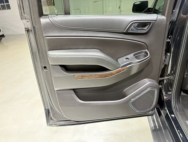 2017 Chevrolet Suburban 4WD 4dr 1500 LT - 22945097 - 42