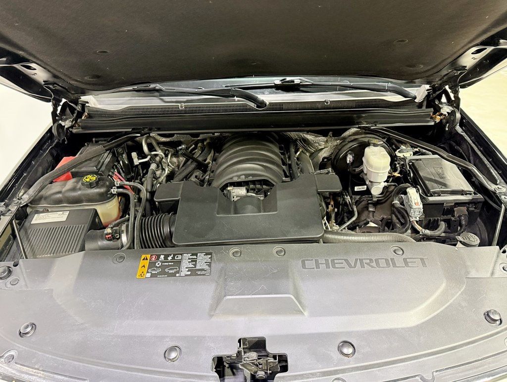 2017 Chevrolet Suburban 4WD 4dr 1500 LT - 22945097 - 57