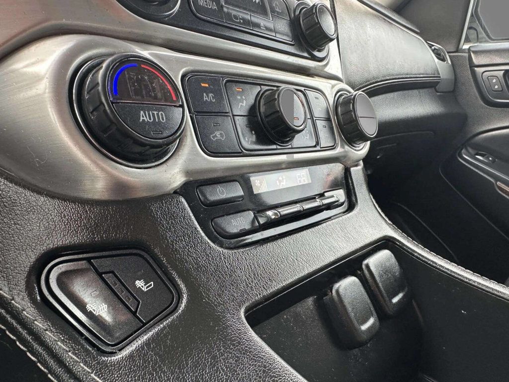 2017 Chevrolet Suburban 4WD 4dr 1500 LT - 23032556 - 28