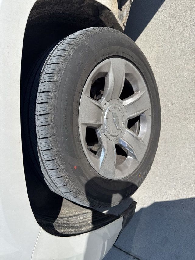 2017 Chevrolet Suburban 4WD 4dr 1500 Premier - 23001024 - 1