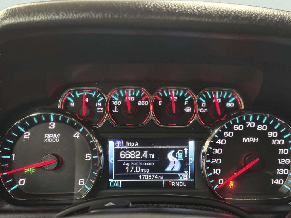 2017 Chevrolet Suburban 4WD 4dr 1500 Premier - 23022862 - 34