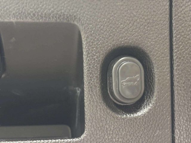 2017 Chevrolet Suburban 4WD 4dr 1500 Premier - 23022862 - 6