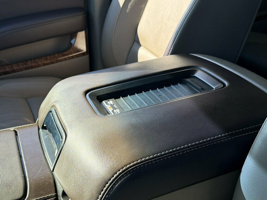 2017 Chevrolet Suburban 4WD 4dr 1500 Premier - 23087889 - 32
