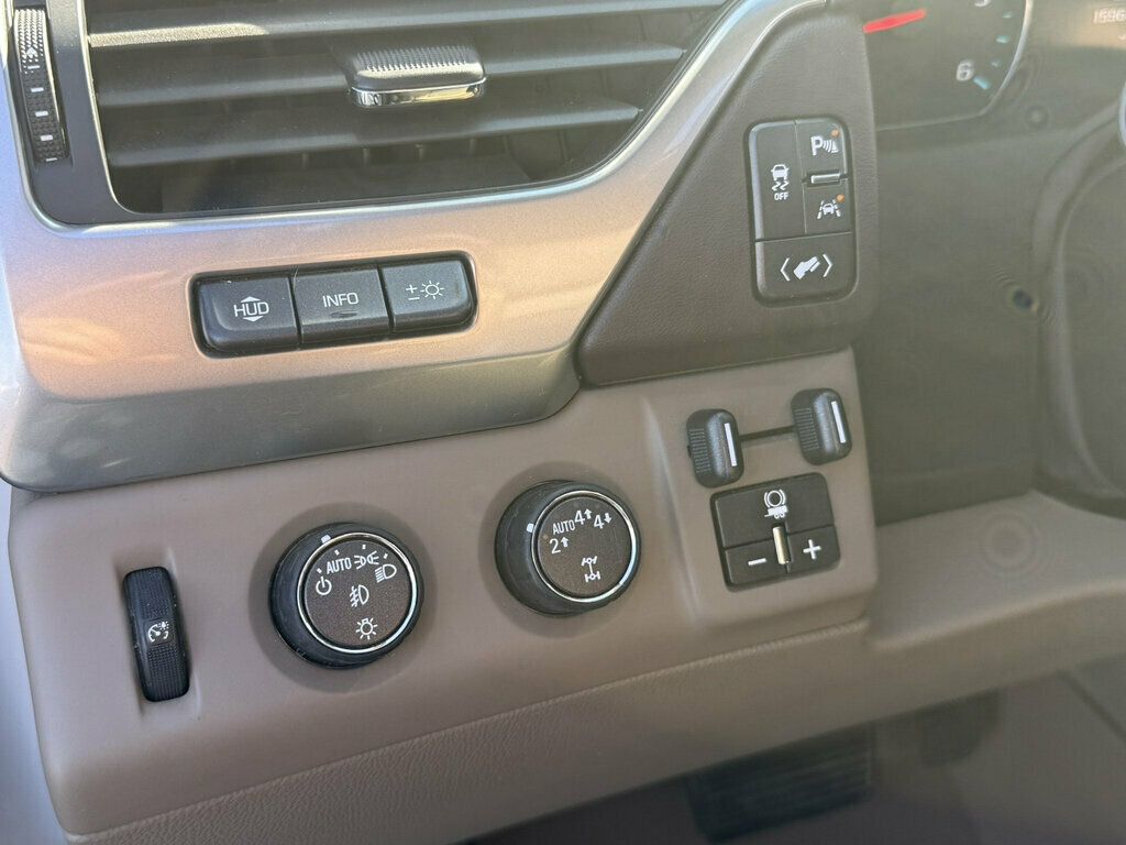 2017 Chevrolet Suburban 4WD 4dr 1500 Premier - 23087889 - 38