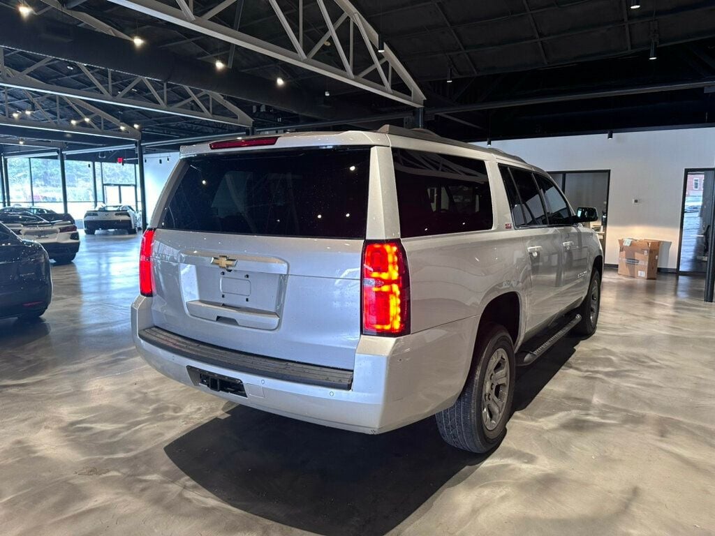 2017 Chevrolet Suburban LocalTrade/4WD/LT/1Owner/LuxuryPkg/RearSeatEntertainment/SunRoof - 22767576 - 3