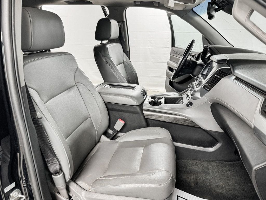 2017 Chevrolet Suburban LT photo 10