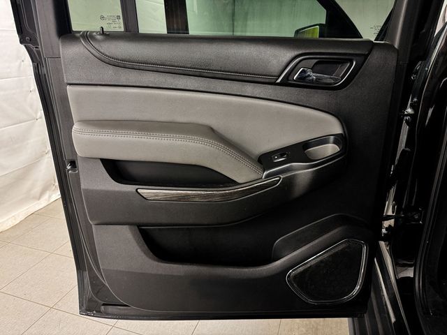 2017 Chevrolet Suburban LT 4WD - 22893825 - 13