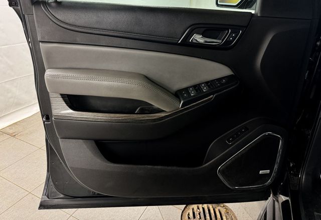 2017 Chevrolet Suburban LT 4WD - 22893825 - 14