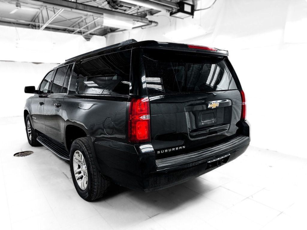 2017 Chevrolet Suburban LT photo 2