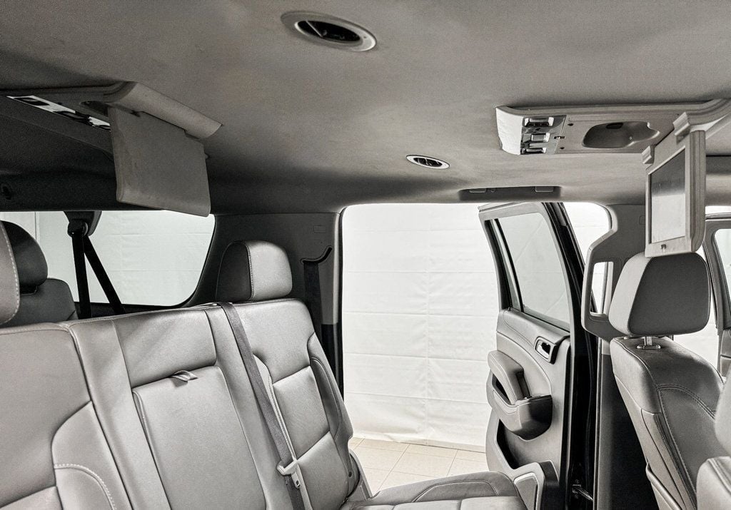 2017 Chevrolet Suburban LT photo 8