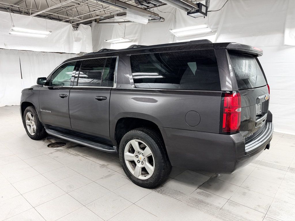 2017 Chevrolet Suburban LT 4WD - 22988877 - 3