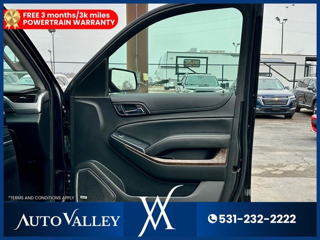 2017 Chevrolet Suburban LT Sport Utility 4D - 22998409 - 17