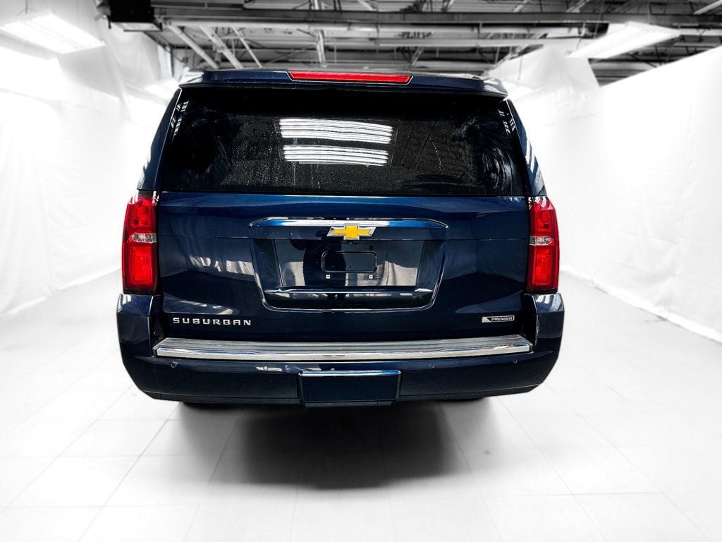2017 Chevrolet Suburban Premier photo 4