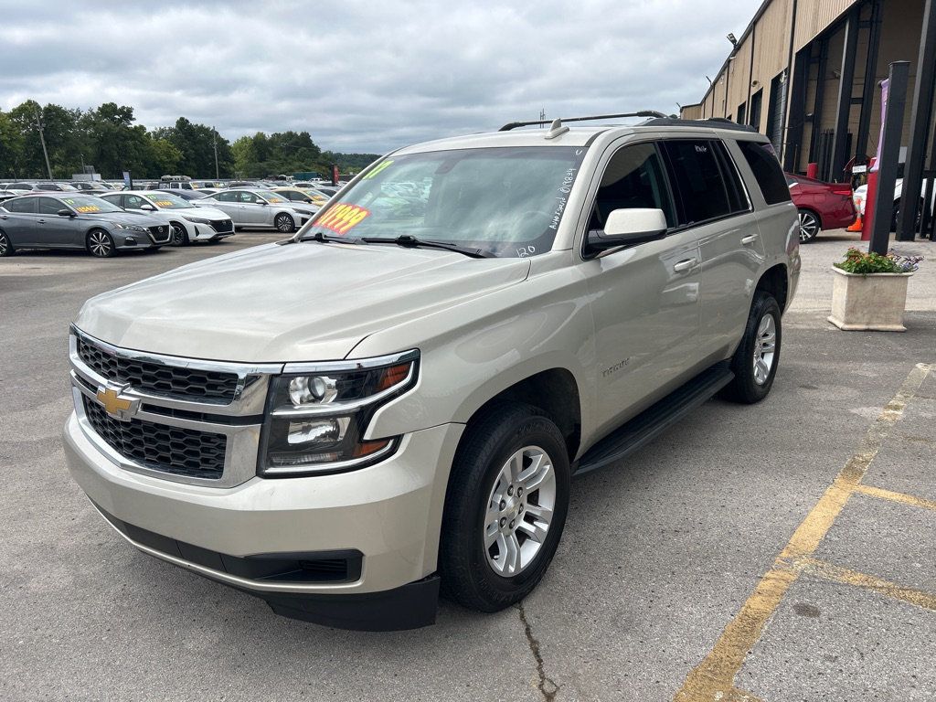 2017 Chevrolet Tahoe LS photo 3