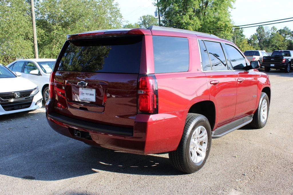 2017 Chevrolet Tahoe LT photo 3