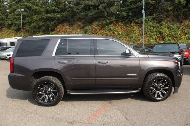 2017 Chevrolet Tahoe Premier photo 2