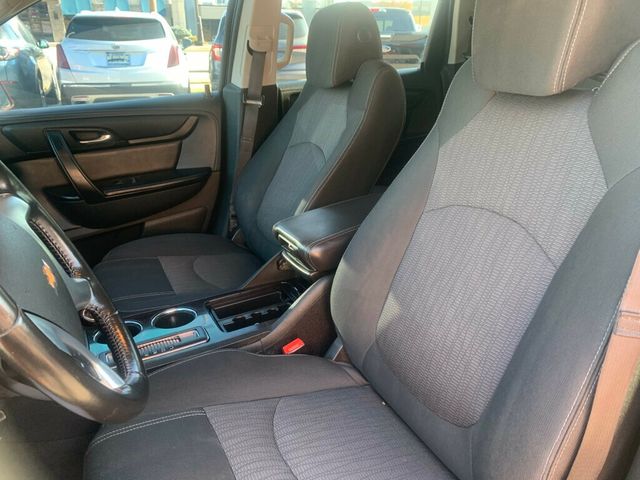 2017 Chevrolet Traverse AWD 4dr LT w/1LT - 22956563 - 4