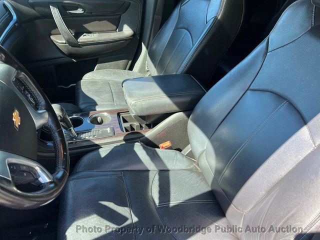 2017 Chevrolet Traverse AWD 4dr LT w/2LT - 23090326 - 7