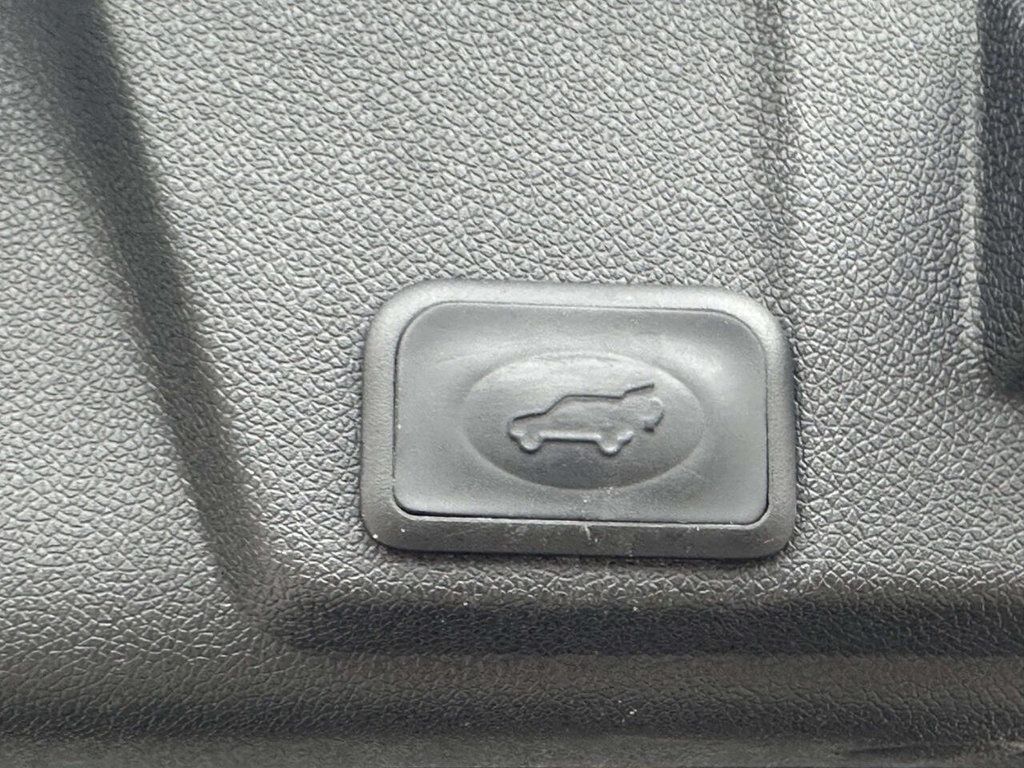 2017 Chevrolet Traverse AWD 4dr Premier - 22989540 - 16