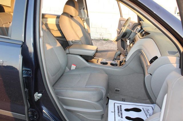 2017 Chevrolet Traverse FWD 4dr LS w/1LS - 22918926 - 19