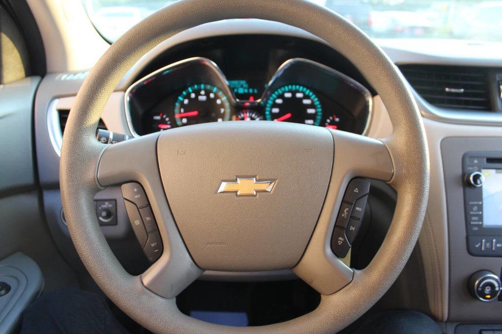 2017 Chevrolet Traverse FWD 4dr LS w/1LS - 22918926 - 23