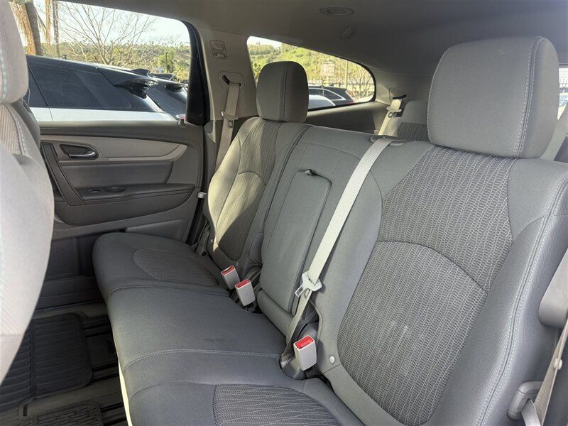 2017 Chevrolet Traverse FWD 4dr LS w/1LS - 22970520 - 4