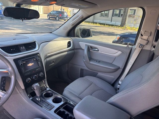2017 Chevrolet Traverse FWD 4dr LT w/1LT - 22948636 - 2