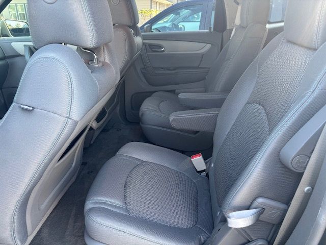 2017 Chevrolet Traverse FWD 4dr LT w/1LT - 22948636 - 4