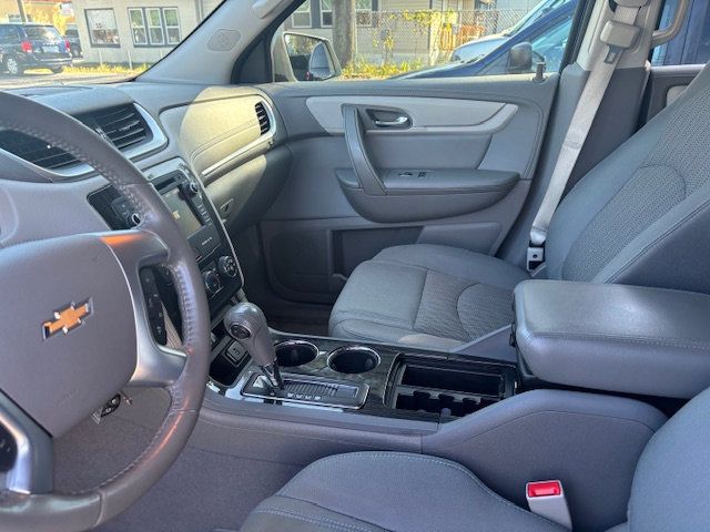 2017 Chevrolet Traverse FWD 4dr LT w/1LT - 22948636 - 8