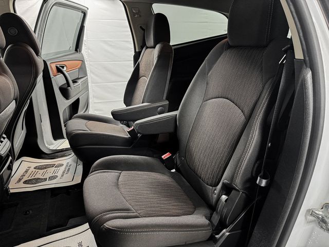 2017 Chevrolet Traverse LT - 23018837 - 9