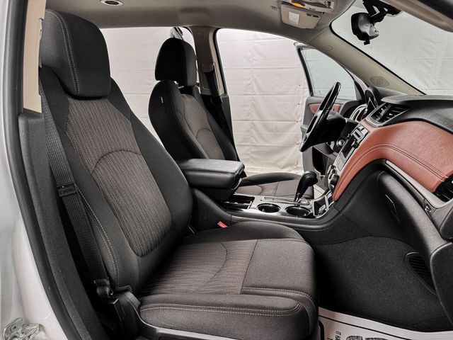 2017 Chevrolet Traverse LT - 23018837 - 12