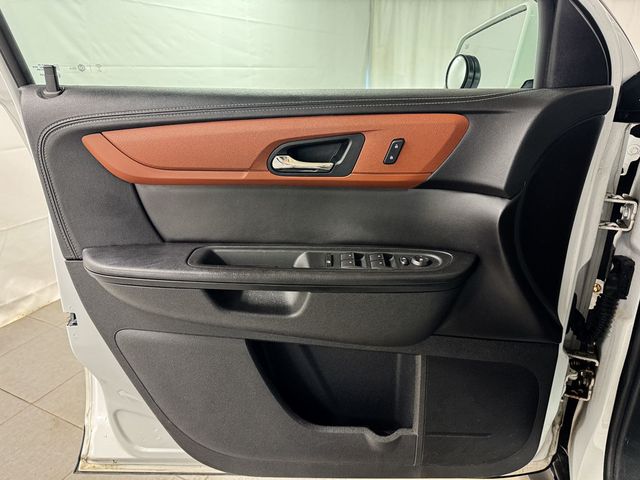 2017 Chevrolet Traverse LT - 23018837 - 14