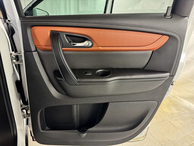 2017 Chevrolet Traverse LT - 23018837 - 16