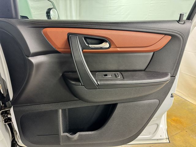 2017 Chevrolet Traverse LT - 23018837 - 17